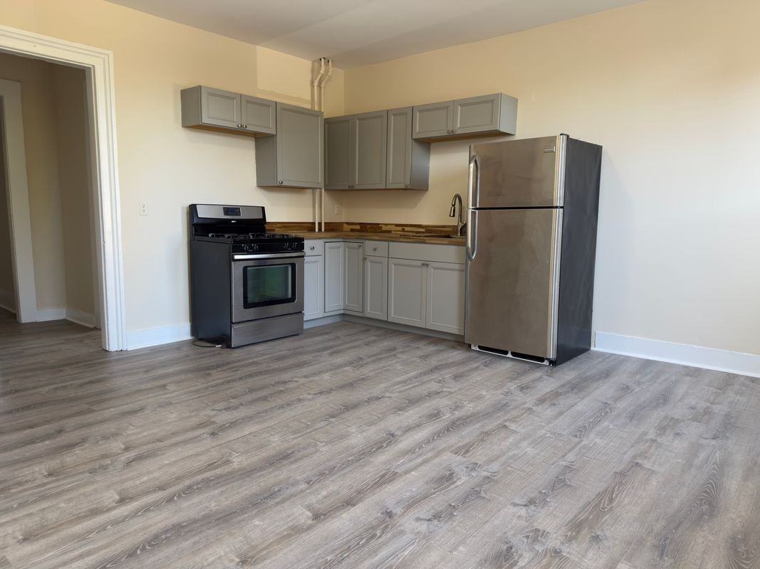 592 East St ##2 - Photo 2 of 6