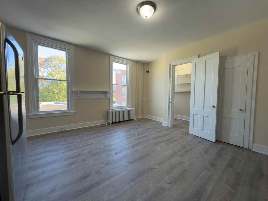 592 East St ##2 - Photo 3 of 6