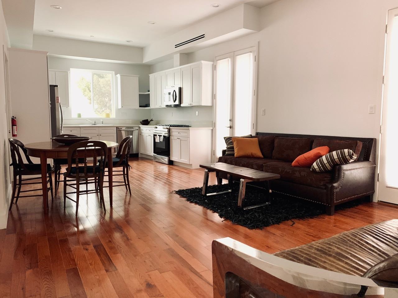 4225 Ince Boulevard - Photo 3 of 12