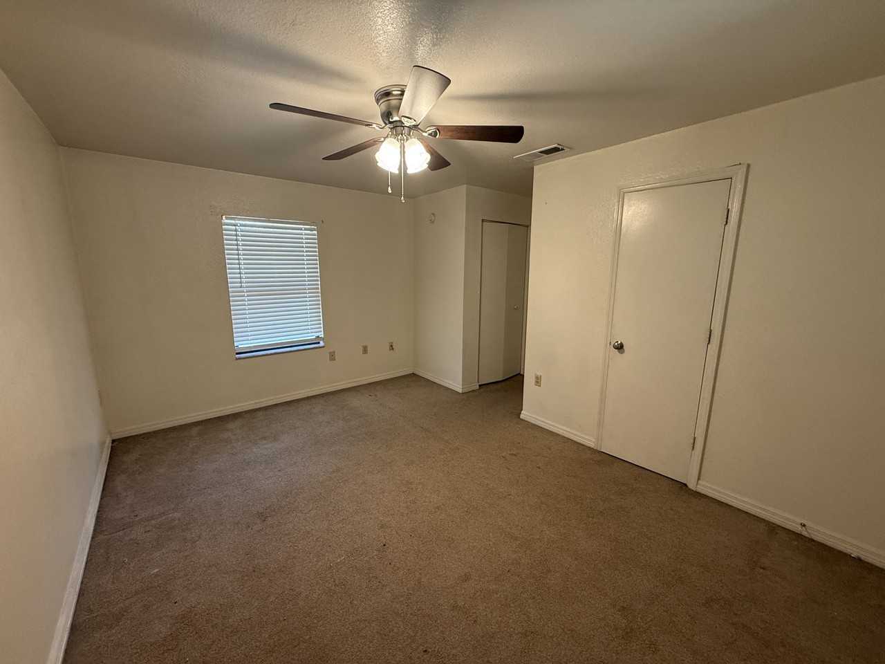 1022 Sw 4th Ave #B - Photo 3 of 21