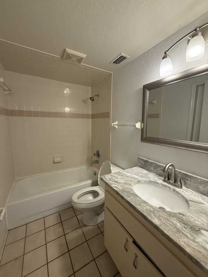 1022 Sw 4th Ave #B - Photo 5 of 21