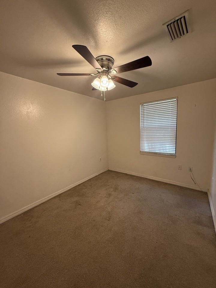 1022 Sw 4th Ave #B - Photo 4 of 21