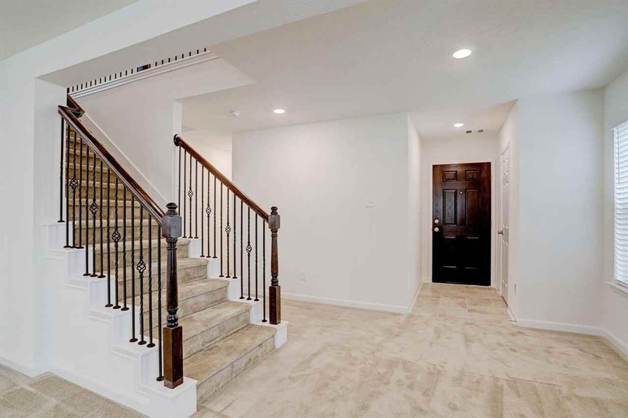 2507 Winding Hawthorn Court - Photo 4 of 23