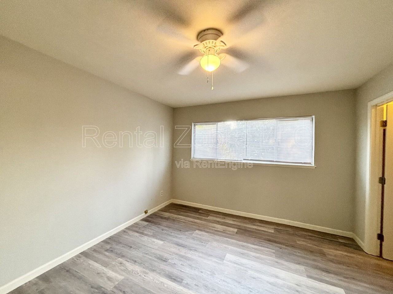 10 E 18th St #3 - Photo 4 of 10