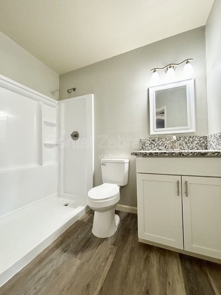 10 E 18th St #3 - Photo 5 of 10