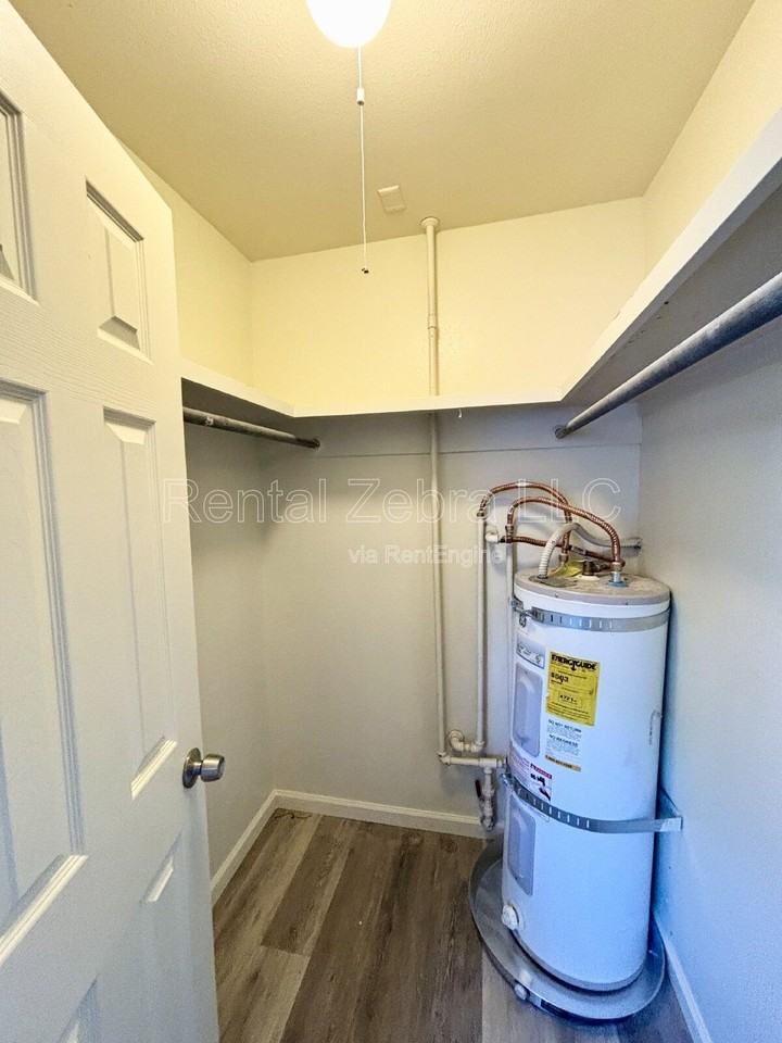 10 E 18th St #3 - Photo 7 of 10