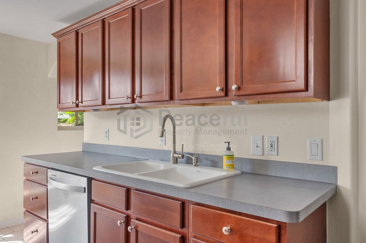 322 East 6th Avenue - Photo 3 of 21