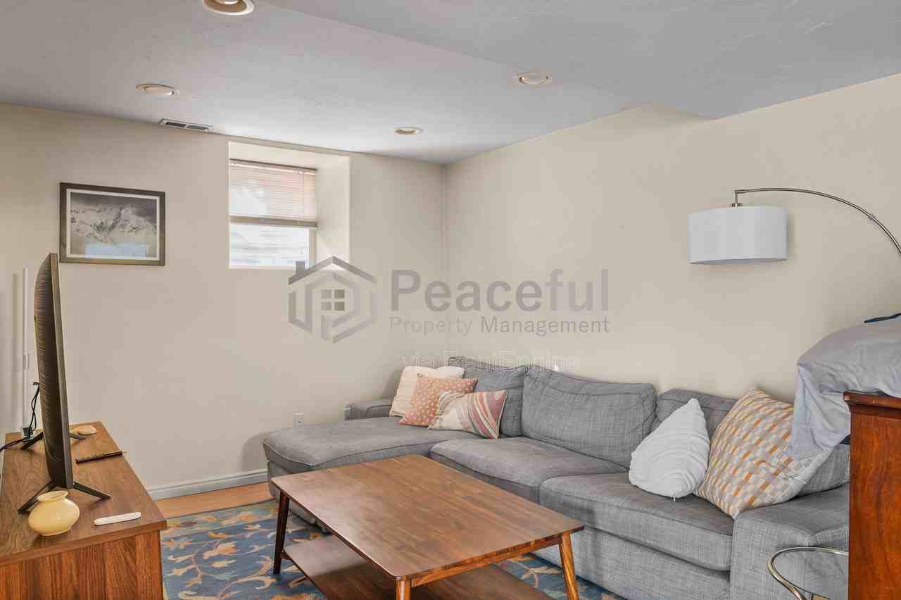 322 East 6th Avenue - Photo 4 of 21