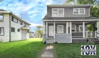 featured image of 352 S Hague Ave