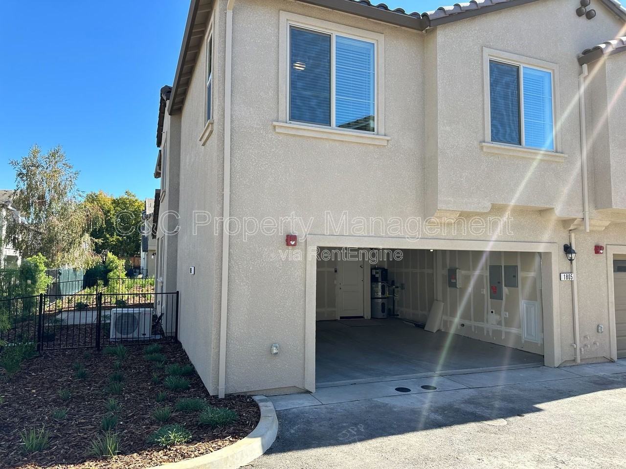 1805 Lucky Star Pl #24 - Photo 2 of 21