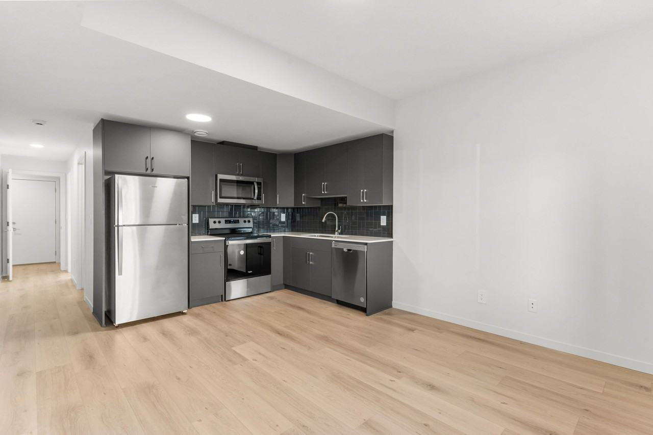 63 Westwind Dr #75ALOWER - Photo 2 of 8