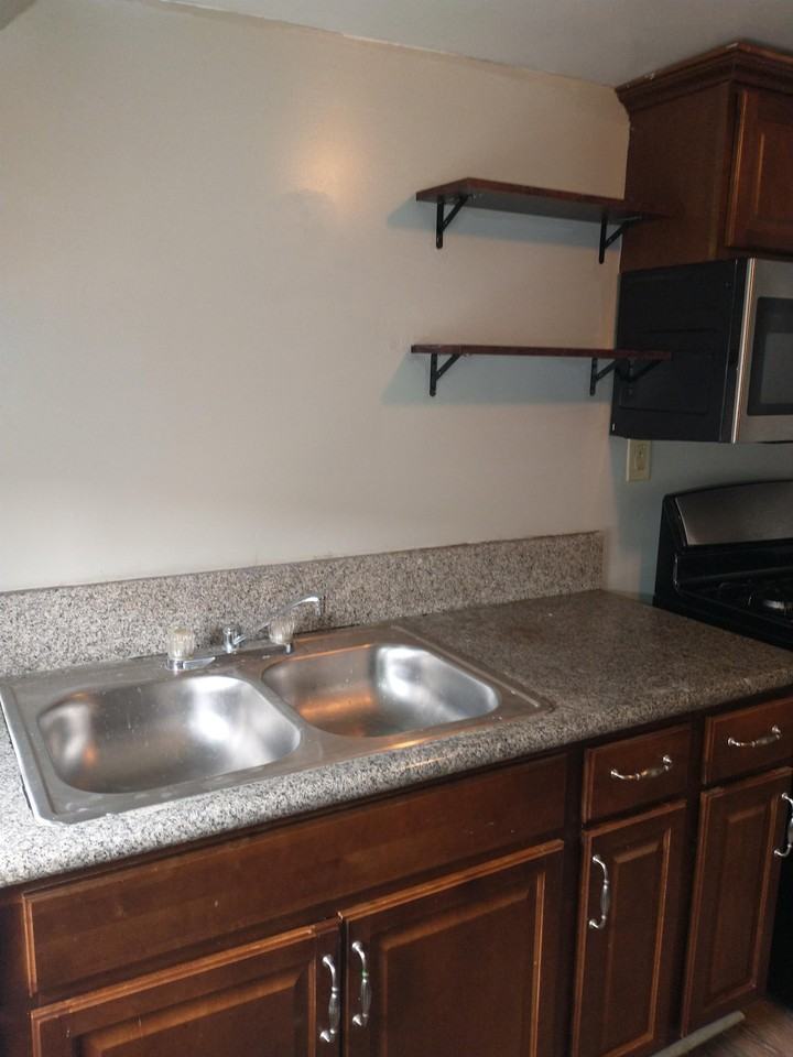 217 W Tupper St #2 - Photo 4 of 12