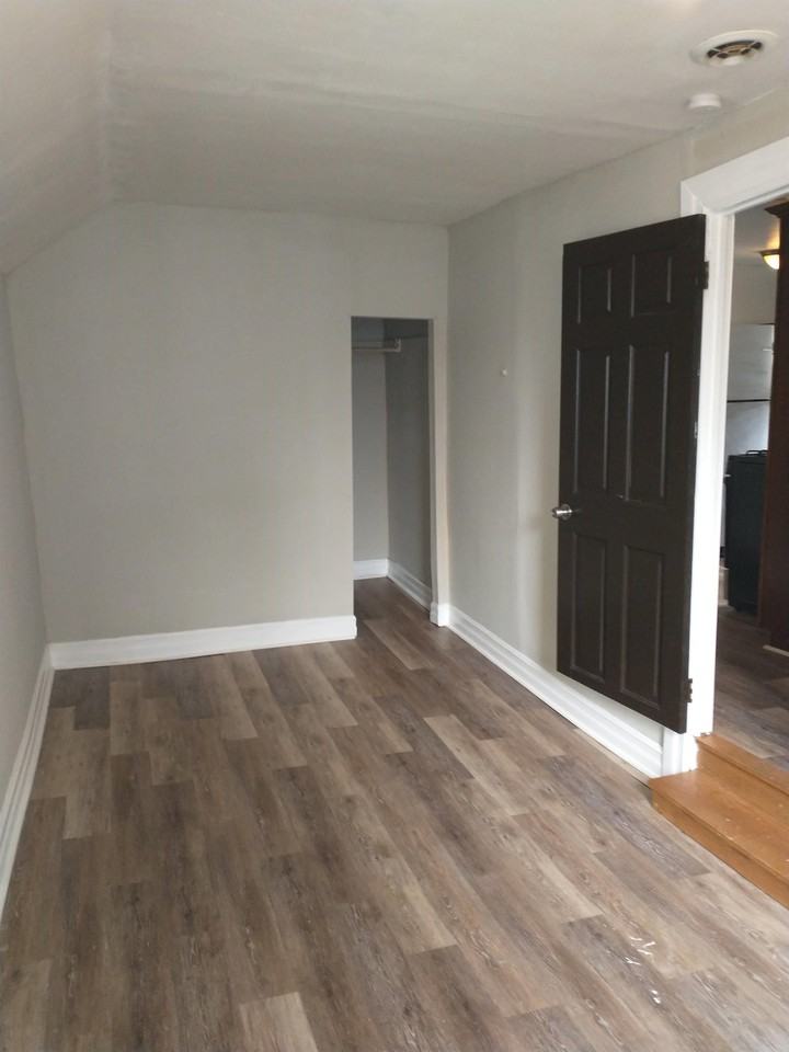 217 W Tupper St #2 - Photo 2 of 12