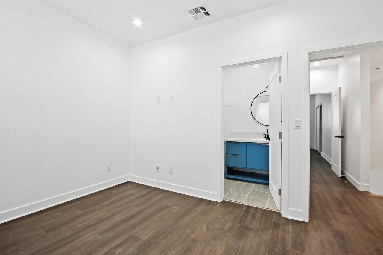 1137 S Lorena St #1137 - Photo 4 of 14