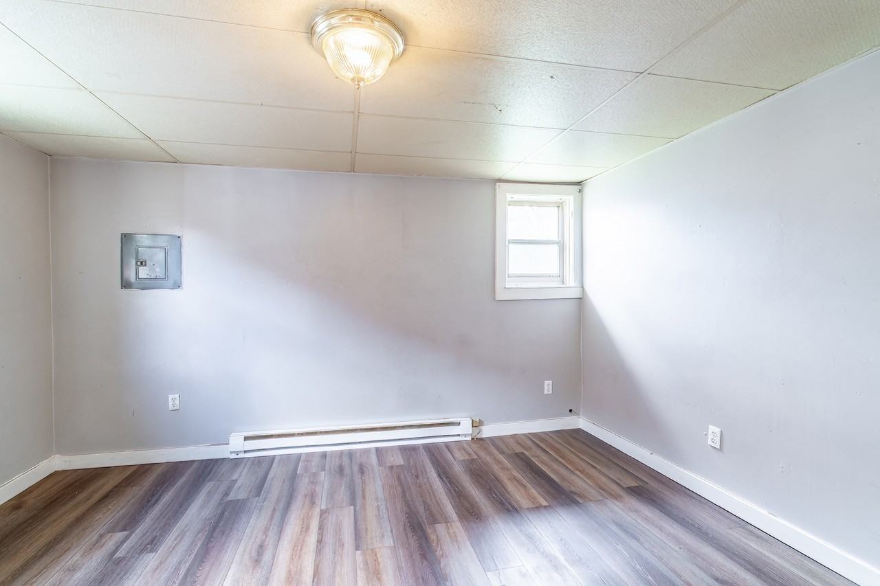 220 E Van Buren St #2 - Photo 3 of 18