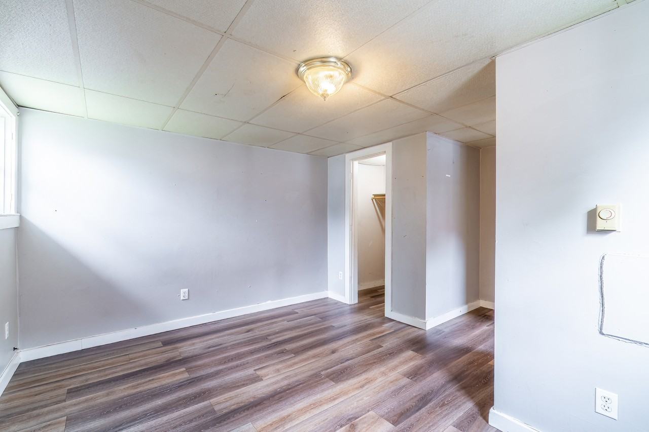 220 E Van Buren St #2 - Photo 5 of 18