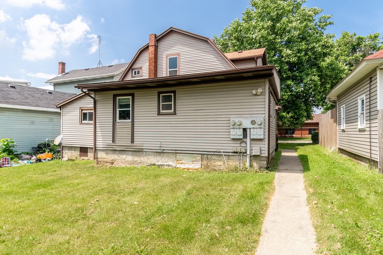 220 East Van Buren Street #2 - Photo 2 of 18