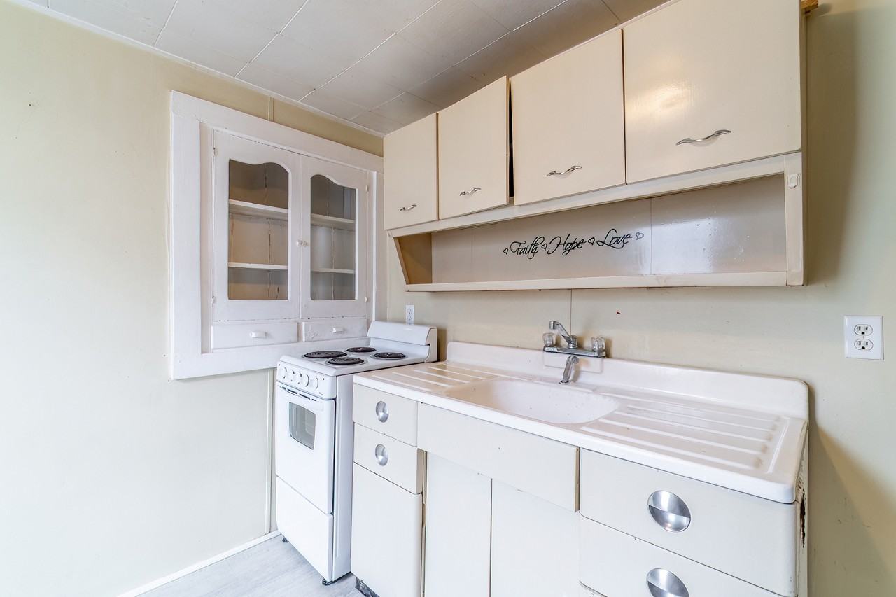 220 E Van Buren St #2 - Photo 4 of 18