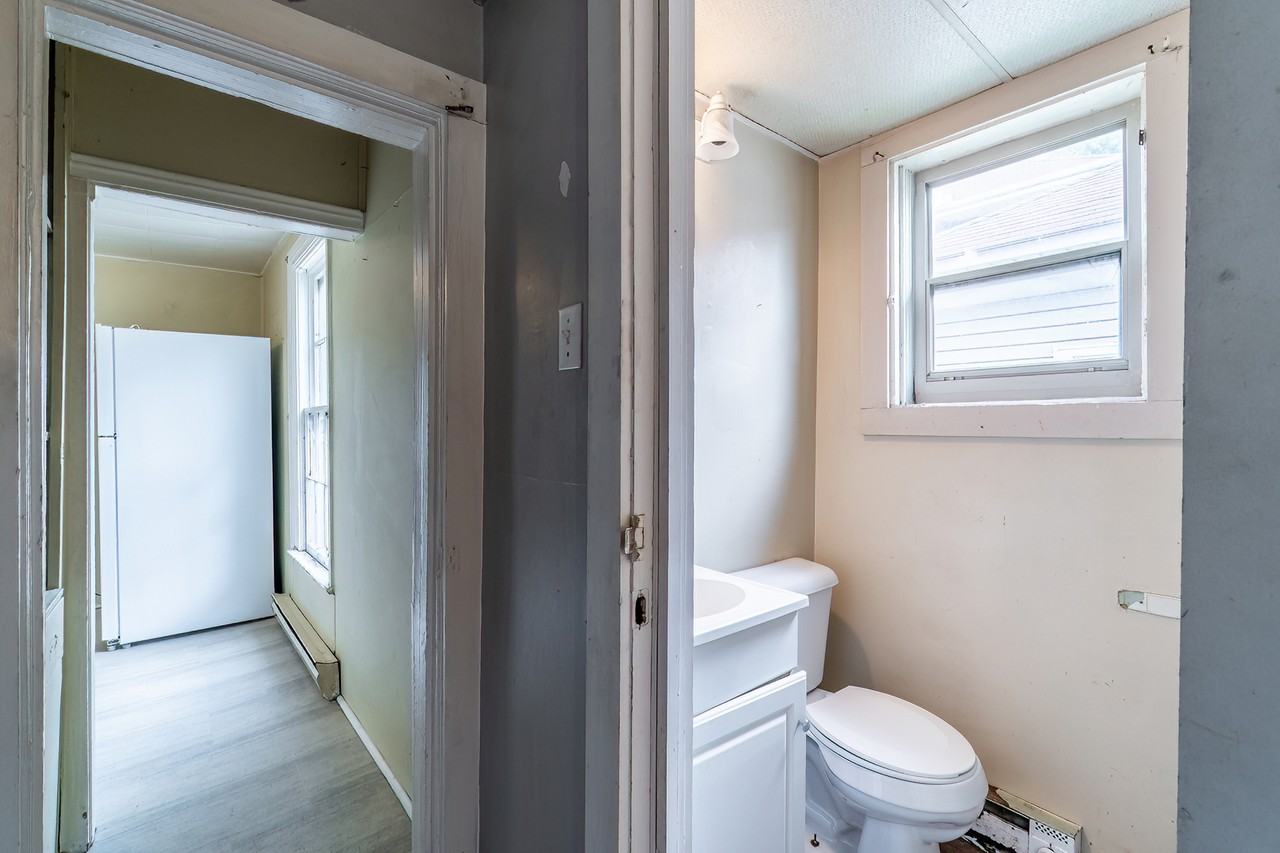 220 East Van Buren Street #2 - Photo 4 of 18