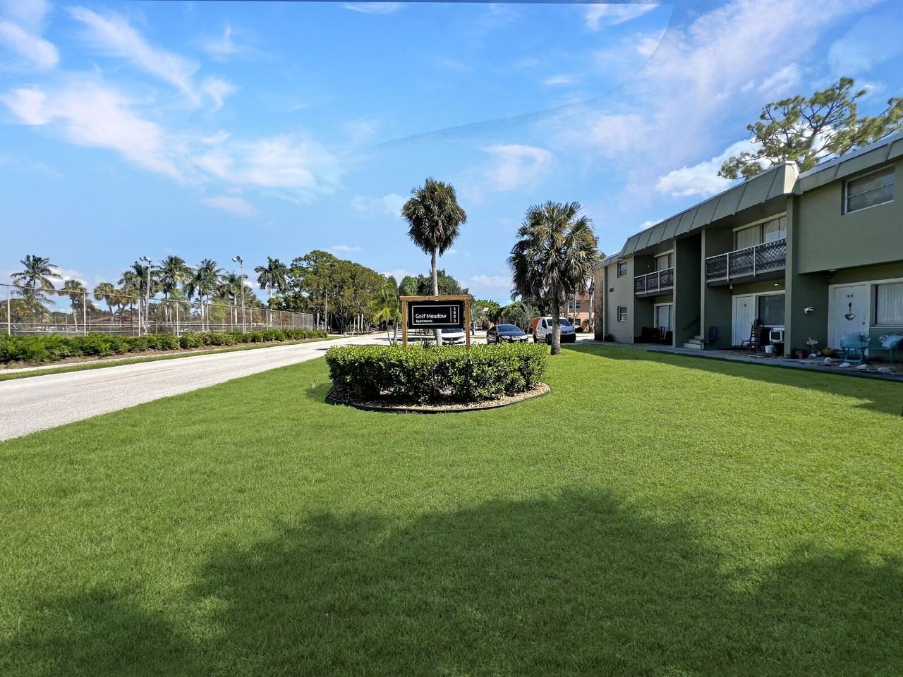 1852D Golfview Ave - Photo 3 of 40