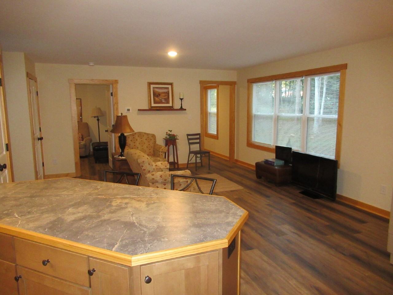 134 Garden Ter - Photo 6 of 22