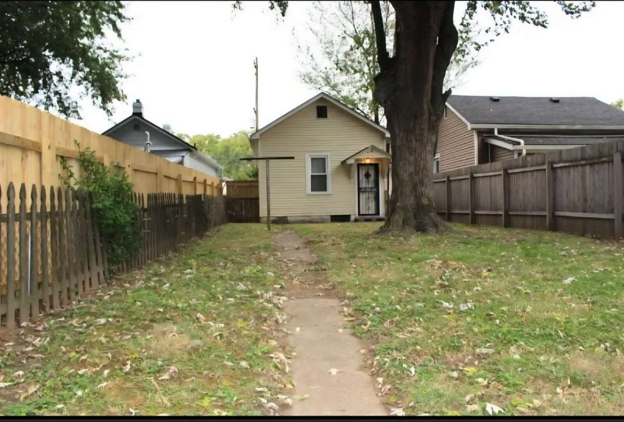 1225 Lillian Avenue - Photo 3 of 12