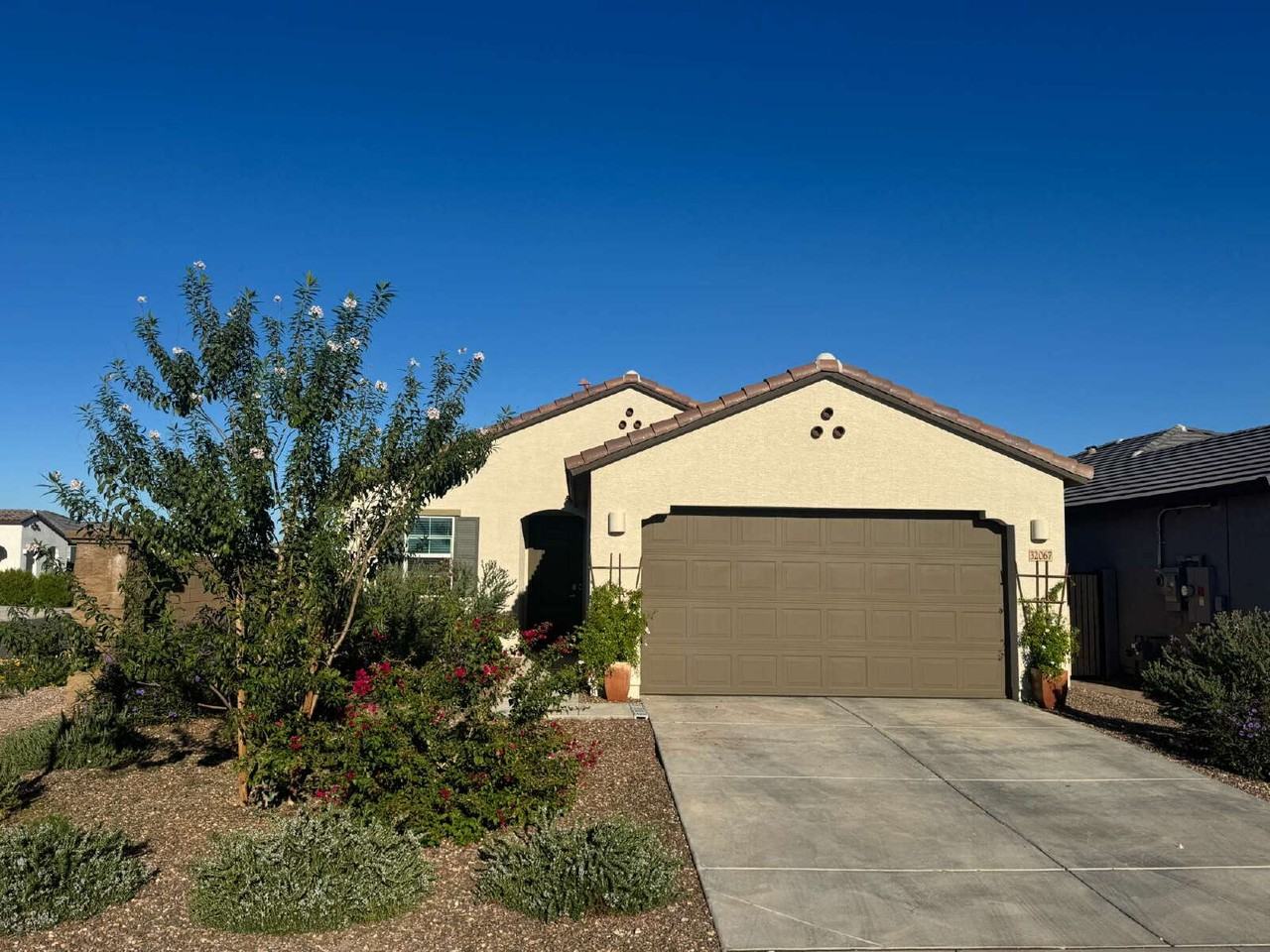 32067 N Wayne Ln - Photo 3 of 30