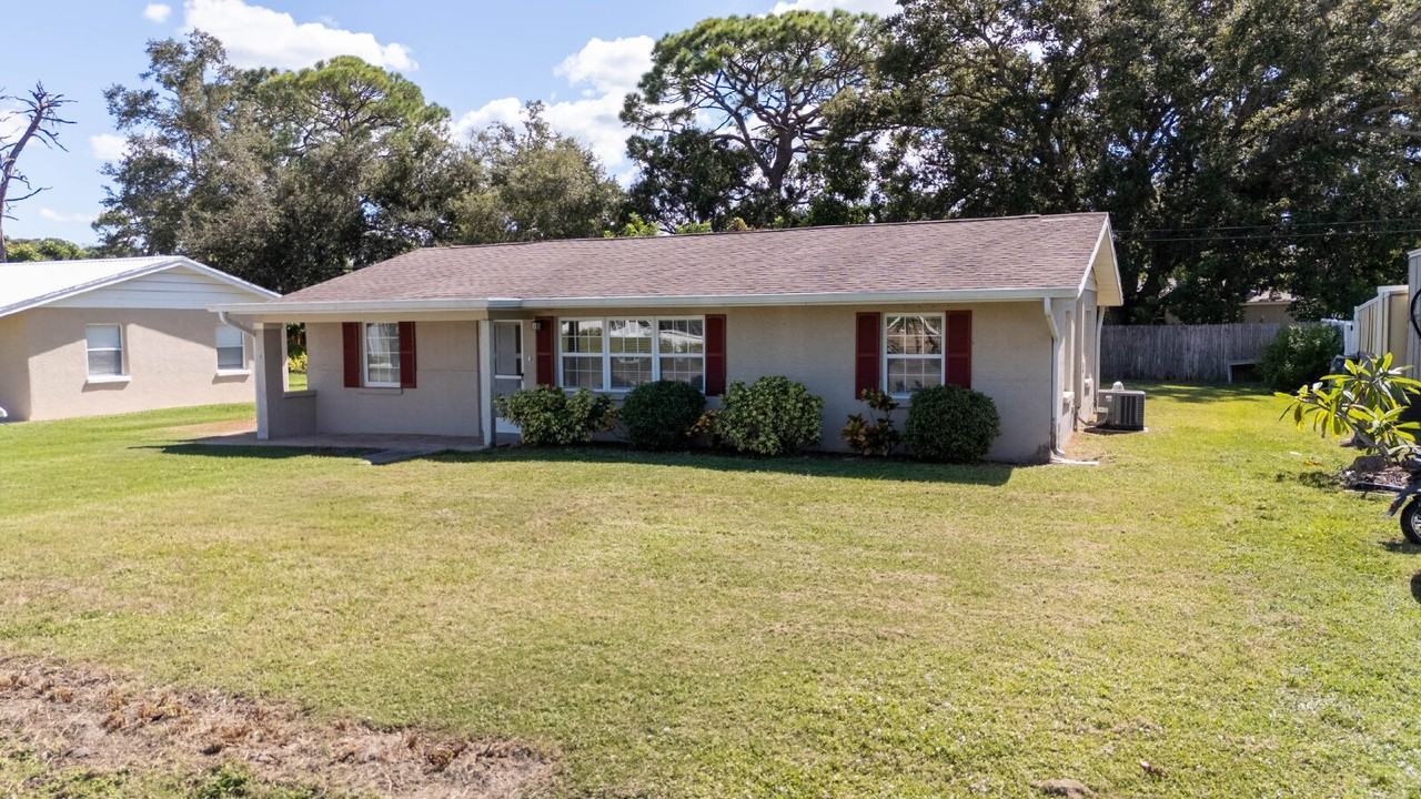 2714 Grand Cayman St - Photo 7 of 41