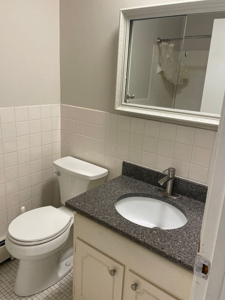 1040 Cleveland Apartments - Photo 5 of 26