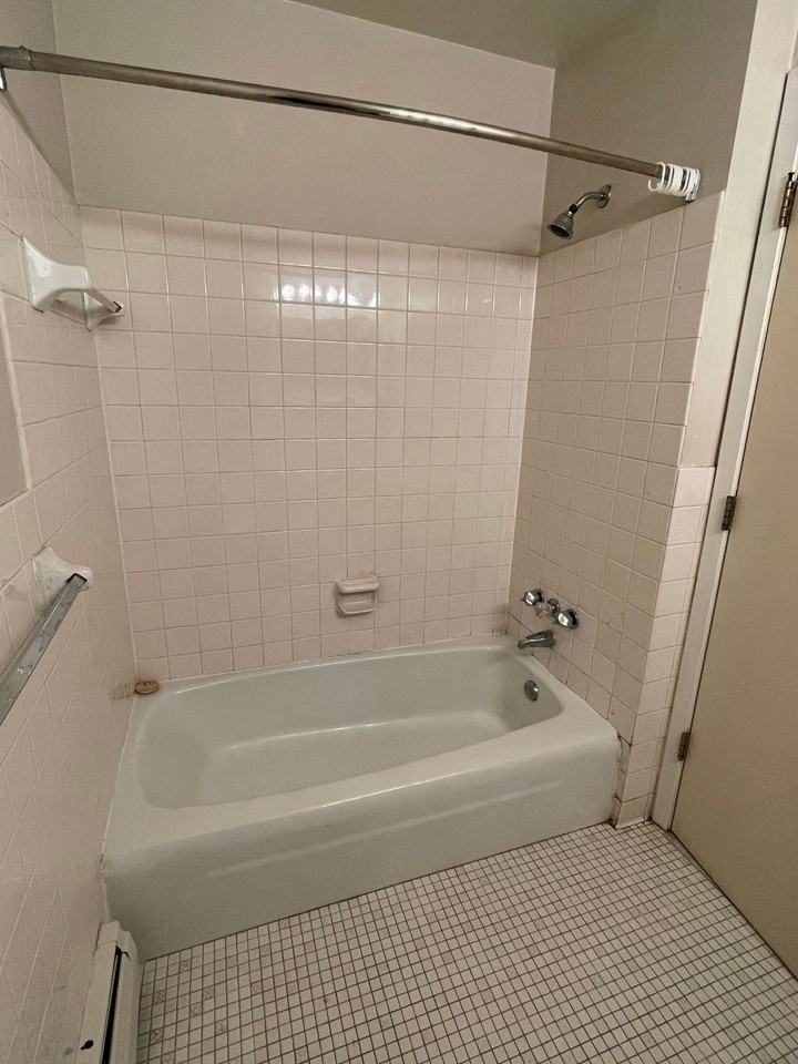 1040 Cleveland Apartments - Photo 6 of 26