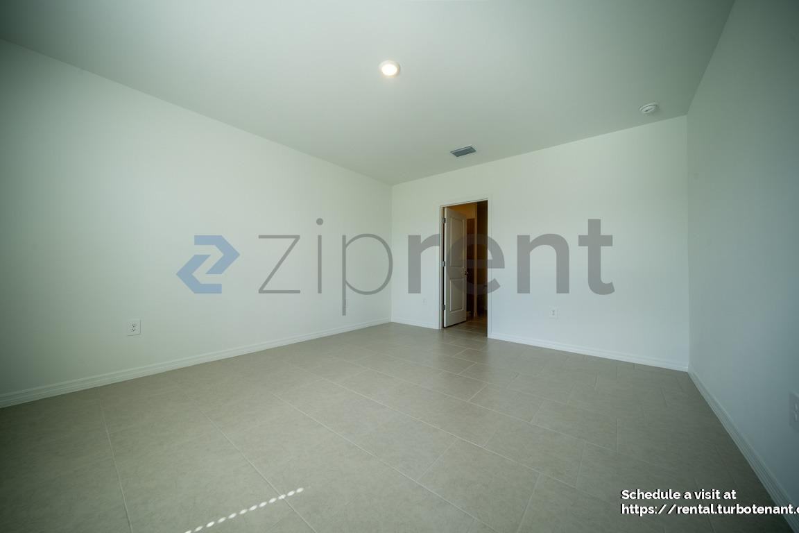 19624 Fairhill Ct - Photo 3 of 26