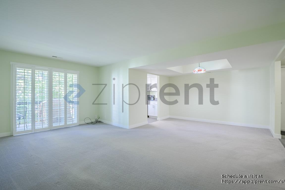 640 E St #F - Photo 2 of 30