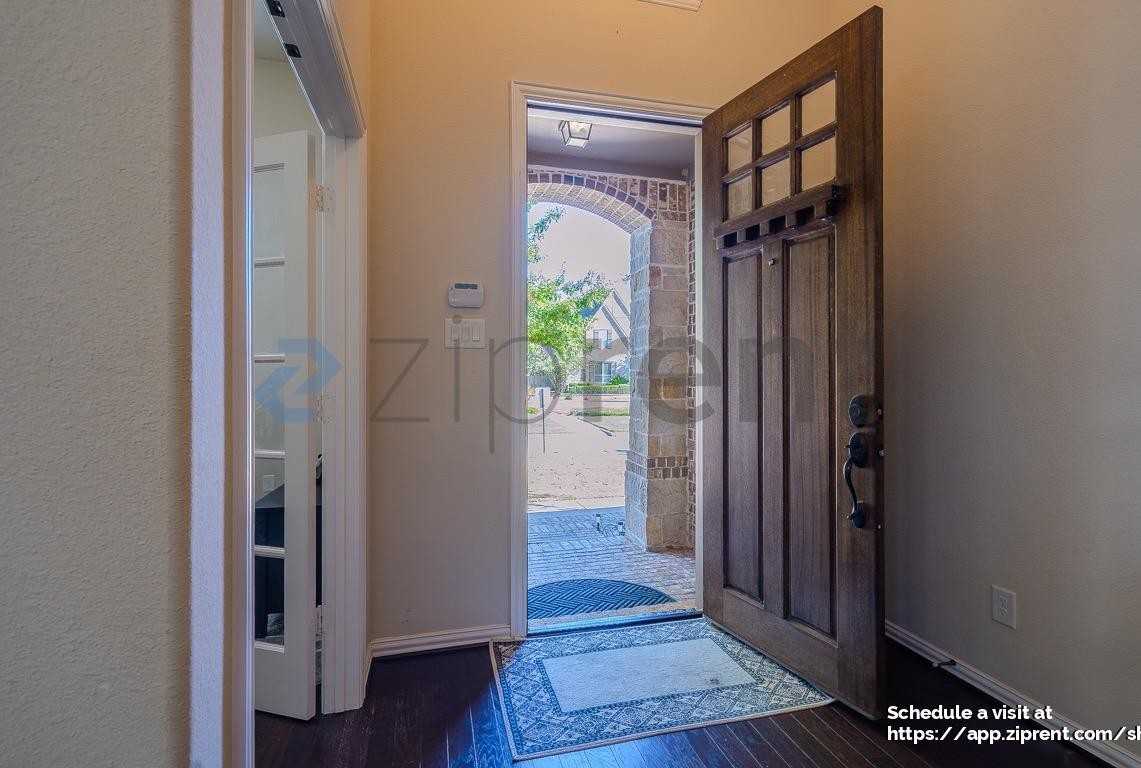 27115 Downing Park Blvd - Photo 4 of 38