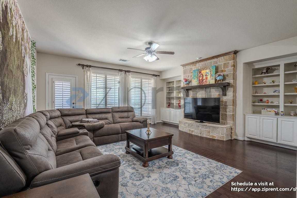 27115 Downing Park Blvd - Photo 5 of 38