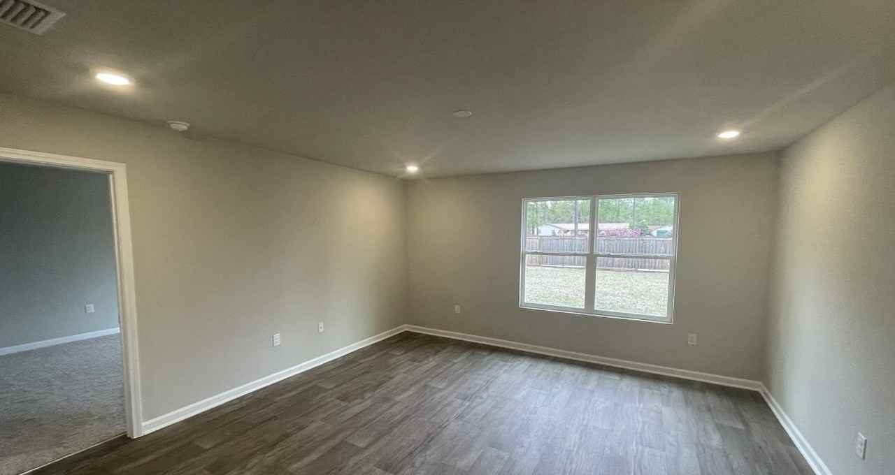 249 Burnston Way - Photo 4 of 14