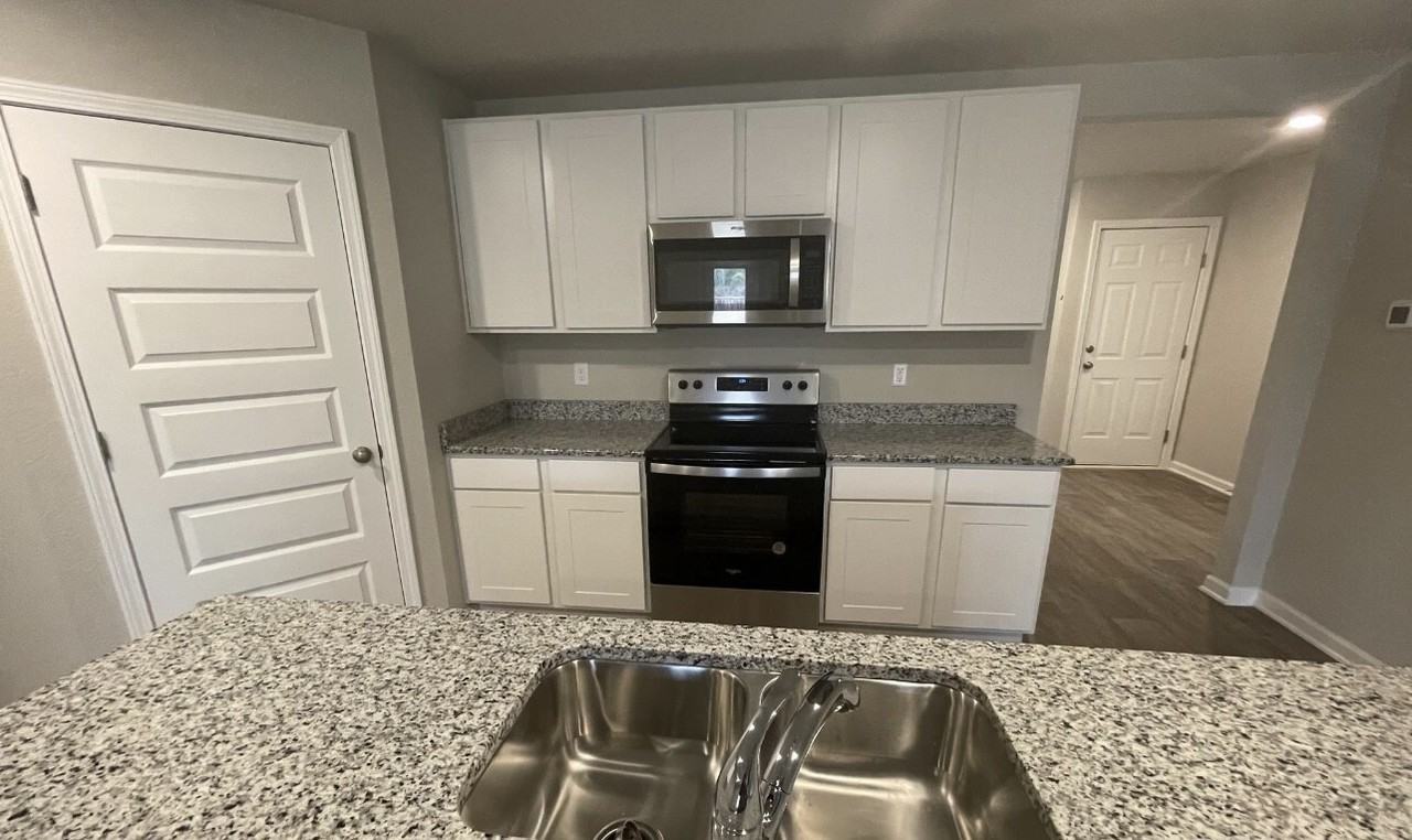 249 Burnston Way - Photo 3 of 14