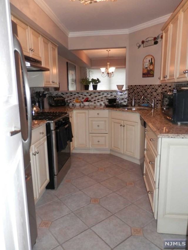 65 Homestead Ln - Photo 2 of 17