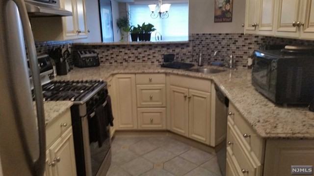 65 Homestead Ln - Photo 3 of 17