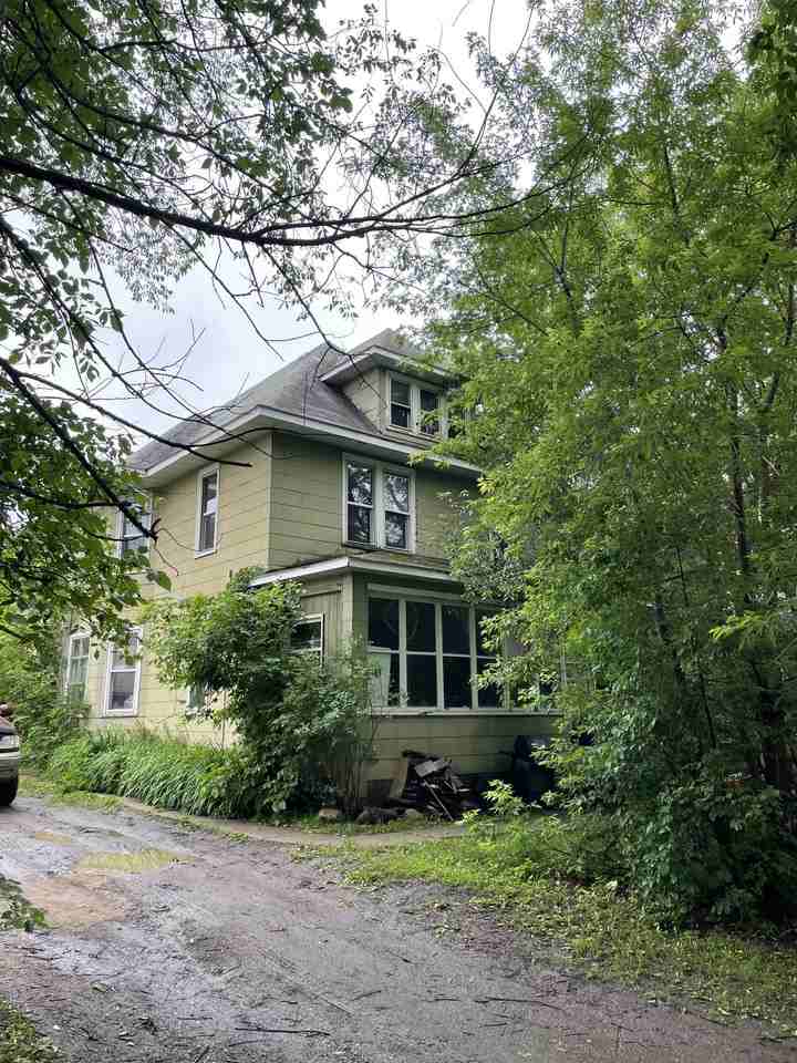 112 6th St S #2 - Photo 2 of 14