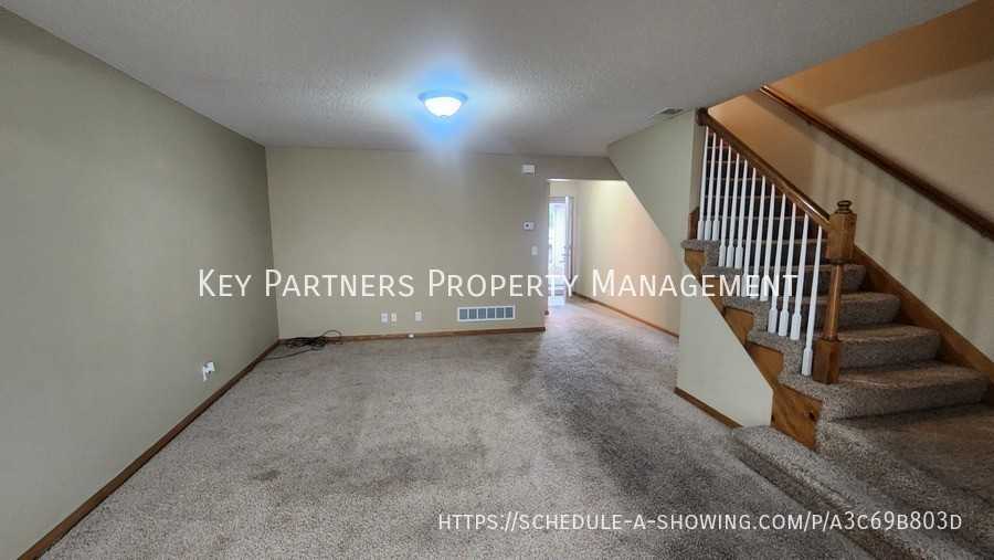 1640 Southwest Highland Drive - Photo 2 of 14