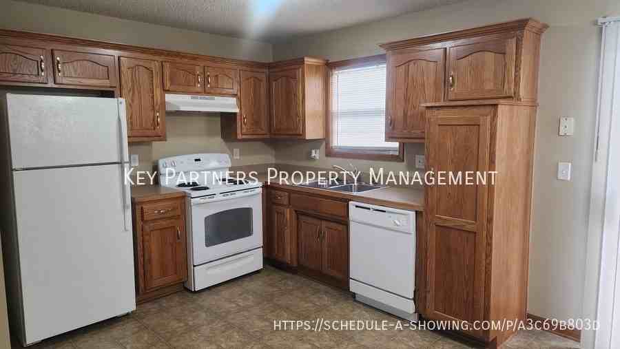 1640 Southwest Highland Drive - Photo 3 of 14