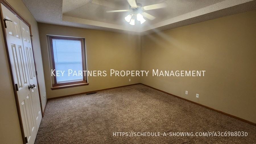 1640 Southwest Highland Drive - Photo 5 of 14