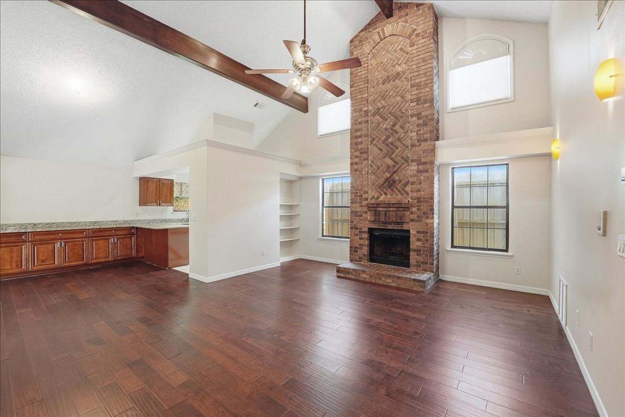 4552 S Hampton Dr - Photo 2 of 14