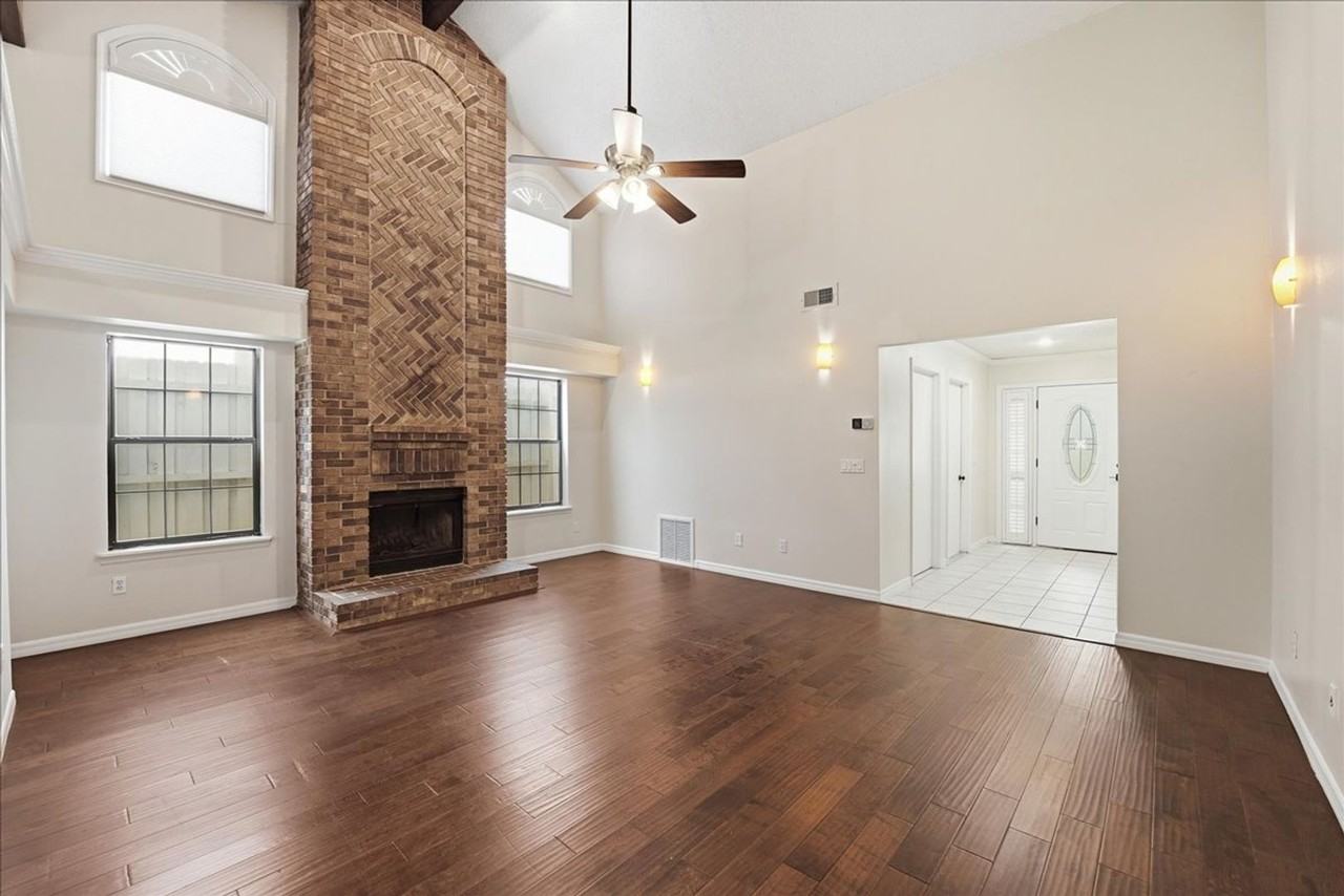 4552 S Hampton Dr - Photo 3 of 14