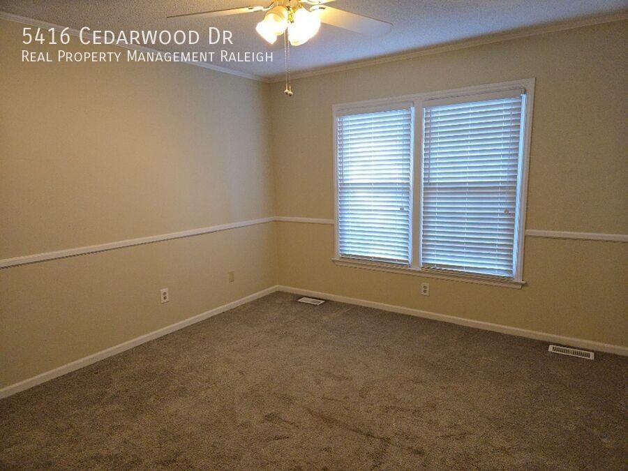 5416 Cedarwood Dr - Photo 7 of 10