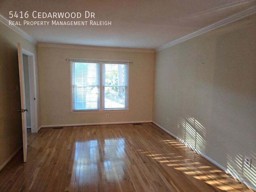 5416 Cedarwood Dr - Photo 6 of 10