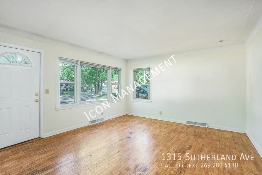 1315 Sutherland Ave #1315SUTHRL - Photo 3 of 17