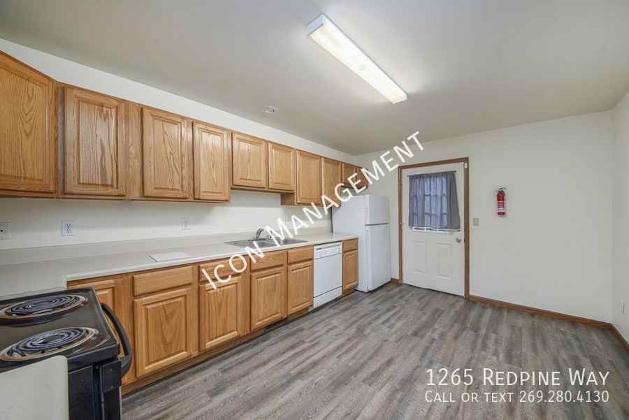 1265 Redpine Way - Photo 2 of 21