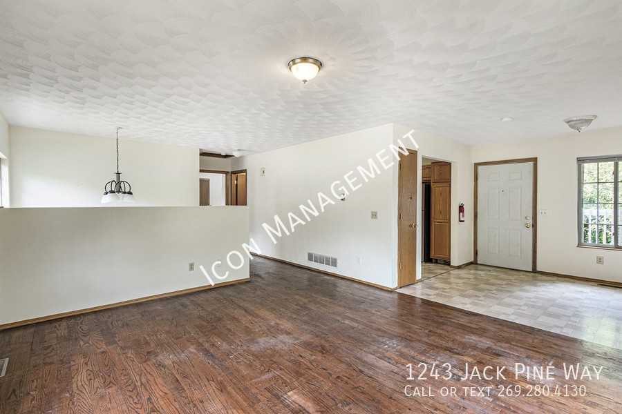 1243 Jack Pine Dr - Photo 5 of 21