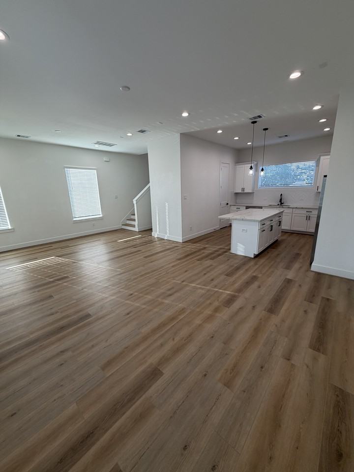 3038 Live Oak St #NA - Photo 3 of 20